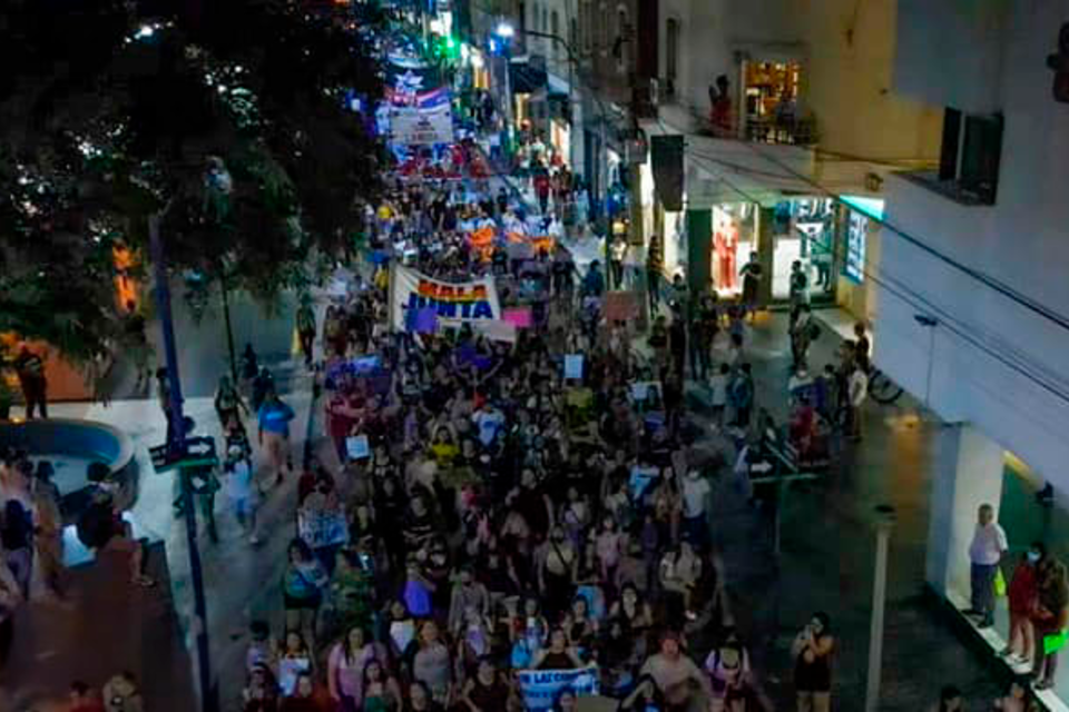 Foto de archivo de marcha feminista en La Rioja