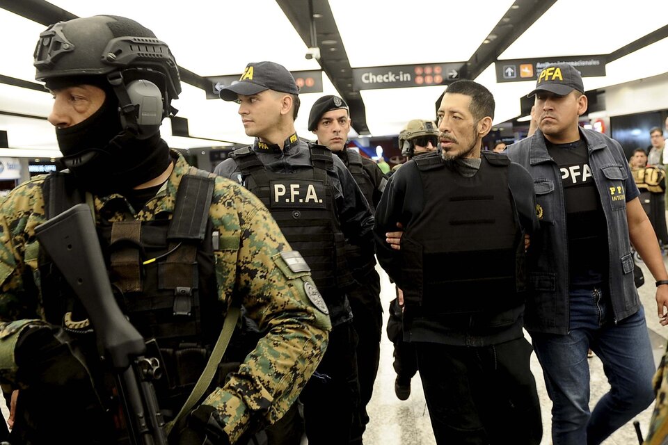 Tras llegar al país, Rivera fue trasladado a la alcaidía de la Superintendencia de Drogas Peligrosas de la Policía Federal Argentina (Fuente: Télam)