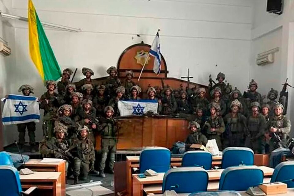 Tropas israelíes tomaron el parlamento de Gaza.  (Fuente: AFP)