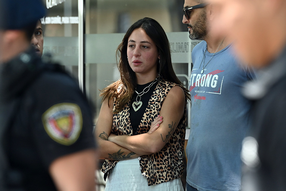 Las mujeres que viajaban en el auto asaltado estaban en shock. (Fuente: Sebastián Granata)