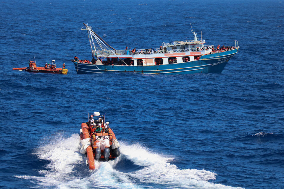 Rescate de migrantes en el Mediterráneo, una foto que se repite. (Fuente: EFE)