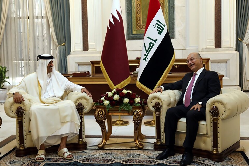El presidente iraquí, Barham Saleh, reunido con el emir de Qatar, Sheikh bin Hamad al-Thani. (Fuente: EFE)