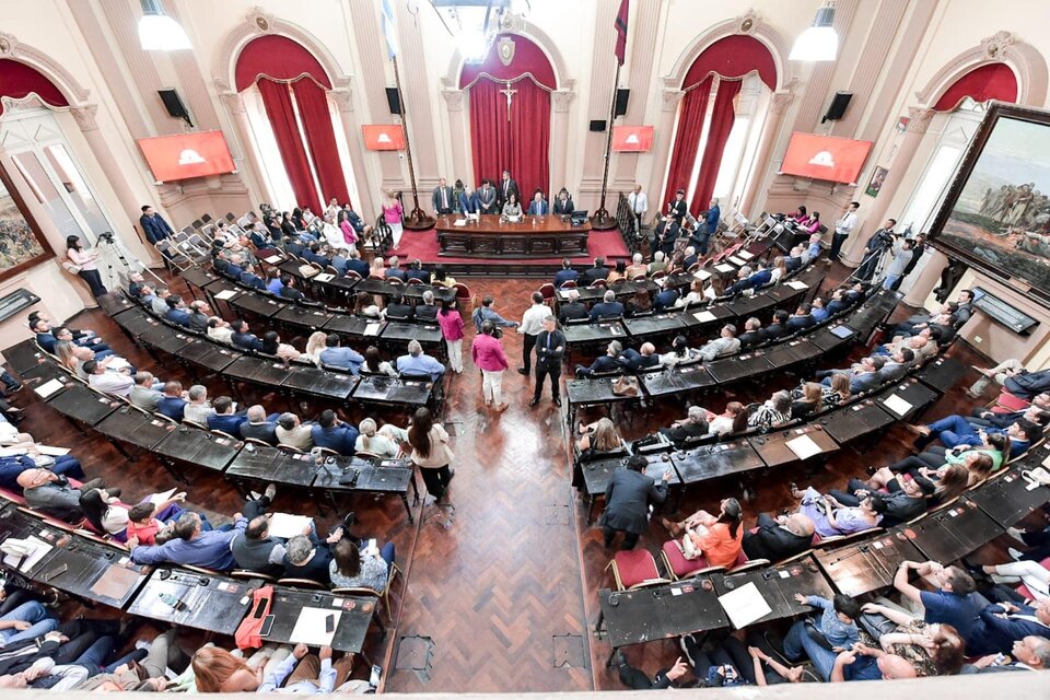 Se incorporaron 26 diputados y 10 senadores a la Legislatura salteña