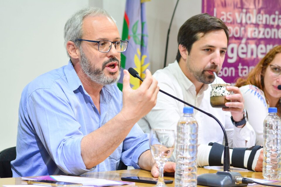 Juan Riera junto al ministro Nicolás Kreplak. 