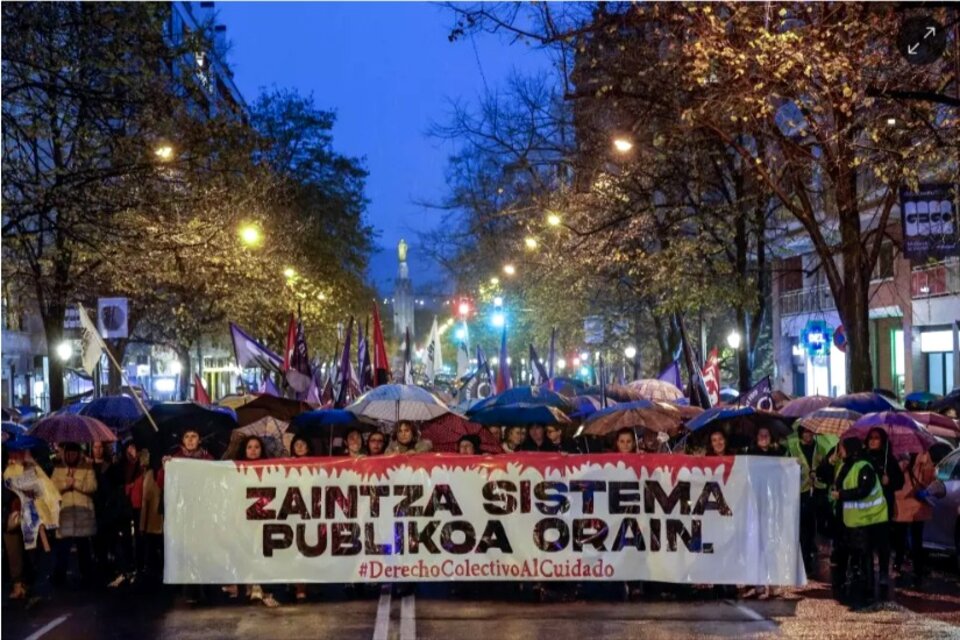 El feminismo vasco llenó las calles en una jornada de huelga histórica