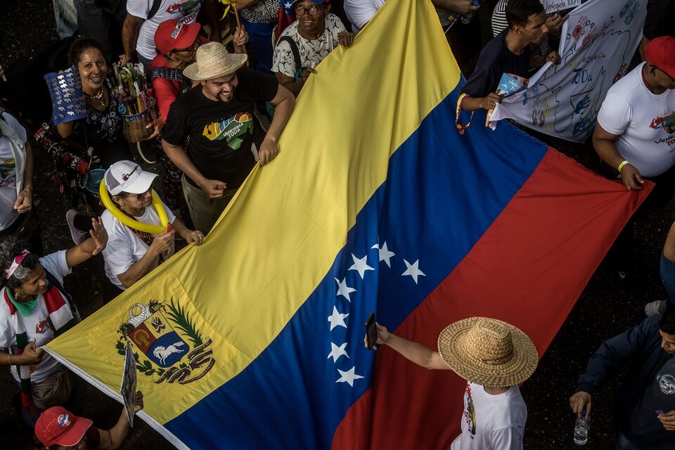 Cierre de campaña del referendo por el Esequibo en Caracas.  (Fuente: EFE)