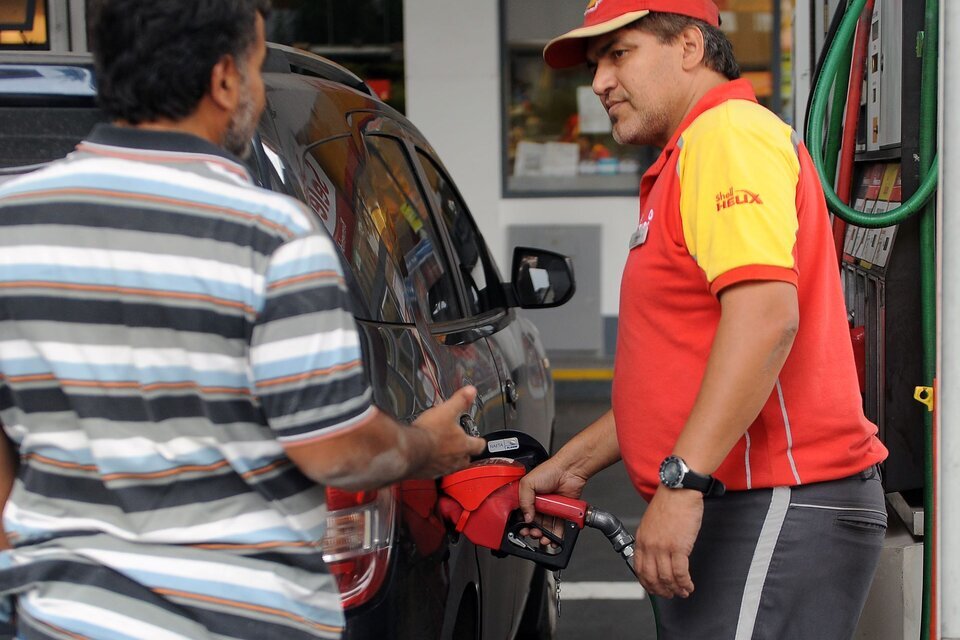 Nueva suba de combustibles: Shell aplicó un aumento del 15% (Fuente: Télam)