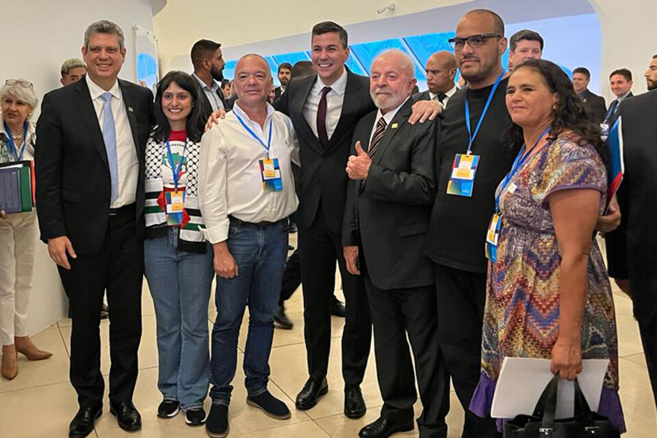 Representantes de la sociedad civil de Argentina, Brasil, Paraguay y Uruguay junto a Lula, Peña y Macêdo. Imagen: Secretaría General de la Presidencia-Brasil.