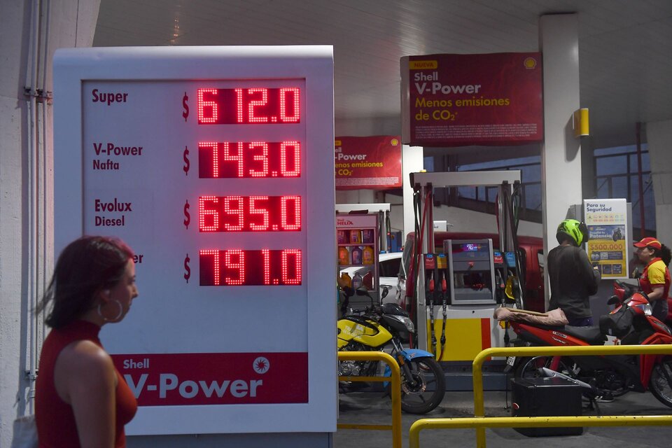Nafta: cuánto sale llenar el tanque hoy, tras los últimos aumentos (Fuente: Télam)