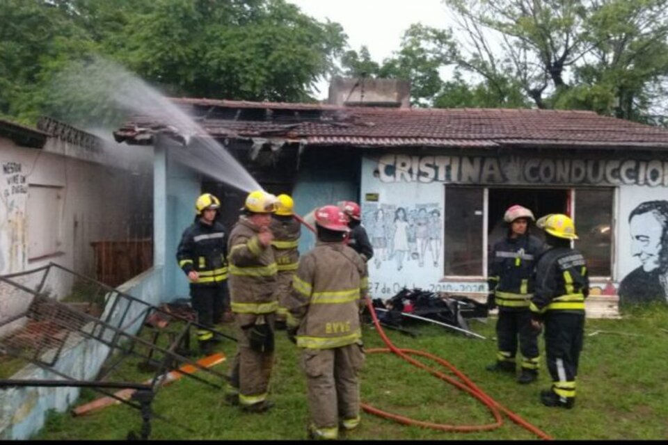 Incendiaron un local de Nuevo Encuentro en Villa Gesell