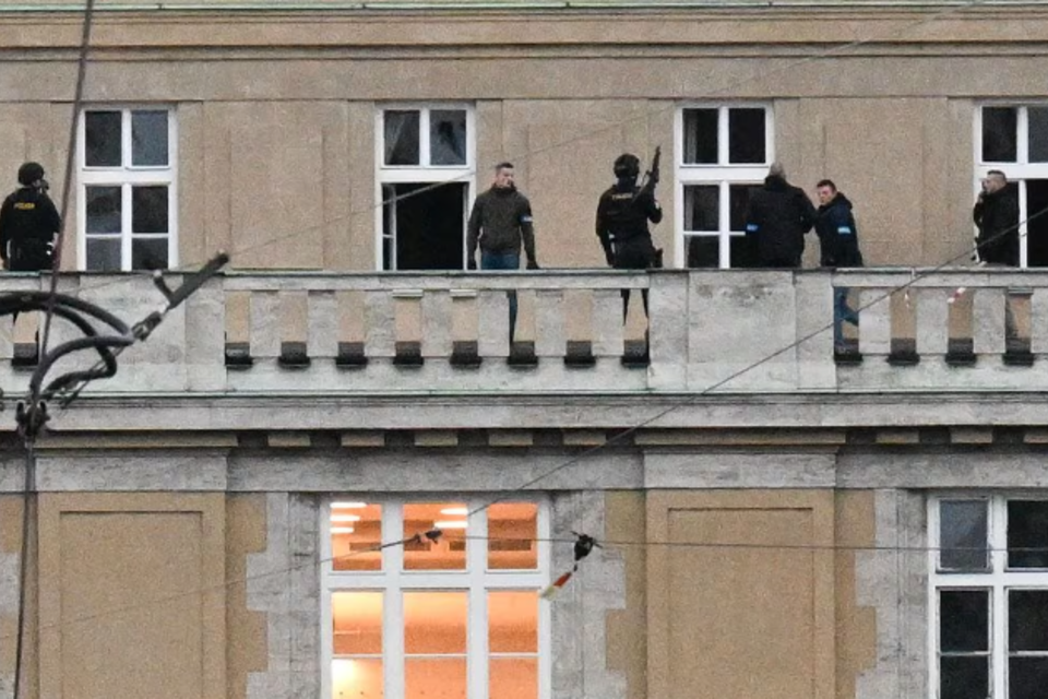 Al menos 15 personas murieron y otras 24 resultaron heridas en un tiroteo en una universidad de Praga (Fuente: AFP)