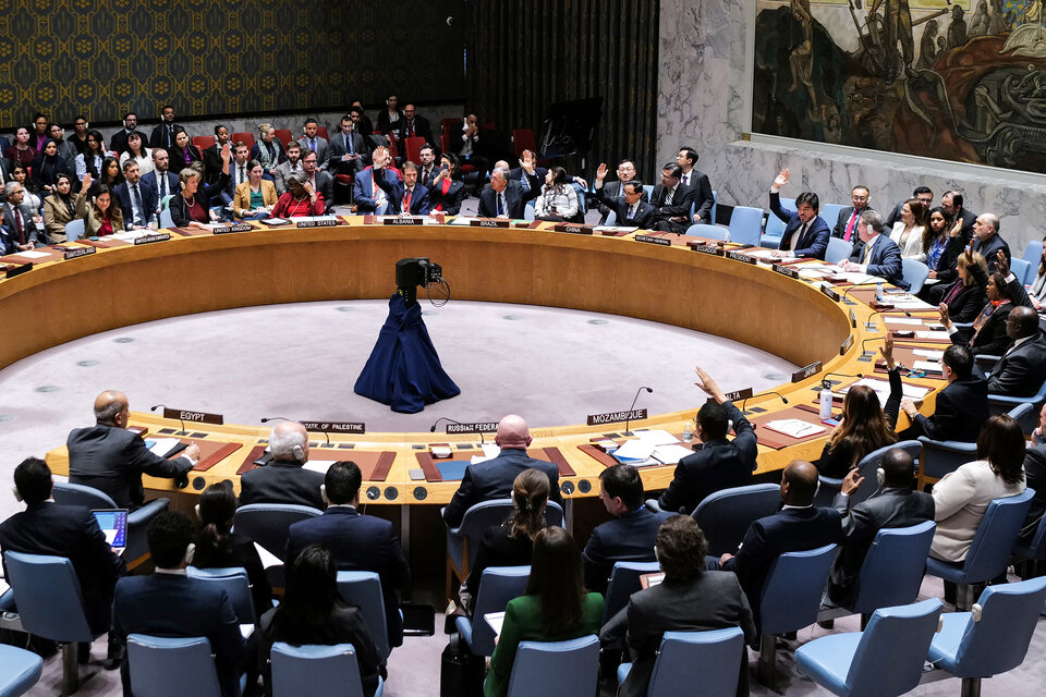 El Consejo de Seguridad de la ONU en plena votación. (Fuente: AFP)