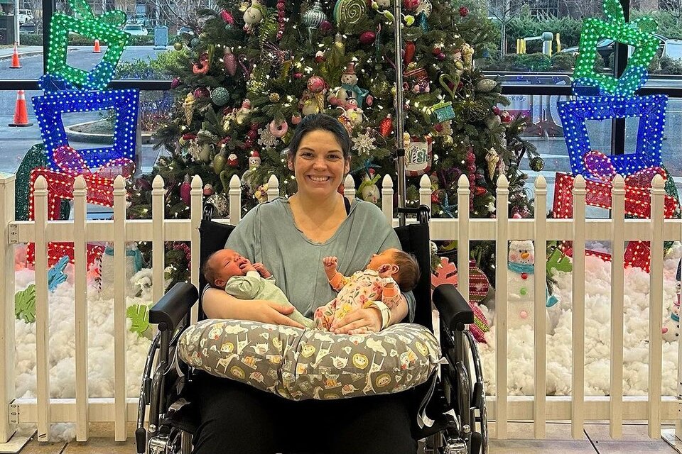 Una mujer con dos úteros tuvo mellizas que nacieron en días diferentes en Estados Unidos. (Imagen: Instagram @doubleuhatchlings)