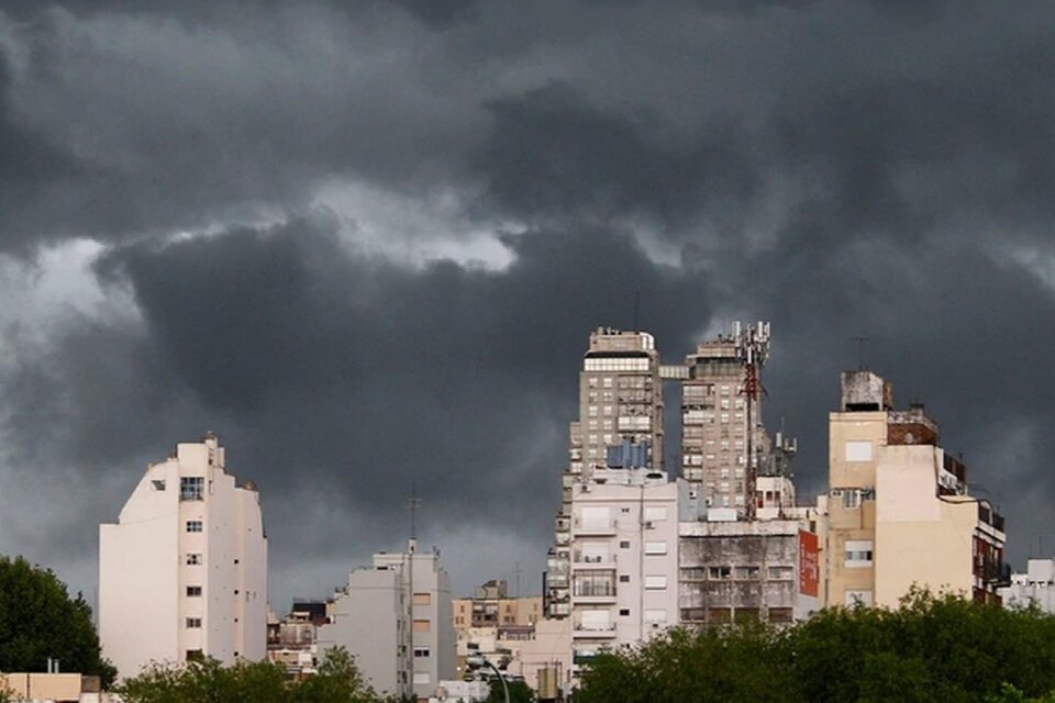 A qué hora llegan las lluvias y tormentas a la ciudad de Buenos Aires en Nochebuena y Navidad. (Fuente: Télam)