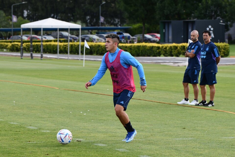 Thiago Almada, uno de los nombres fuertes del equipo de Macherano (Fuente: Prensa AFA)