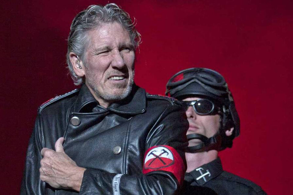 Roger Waters ridiculiza al nazismo desde el arte y lo acusan de nazi.
