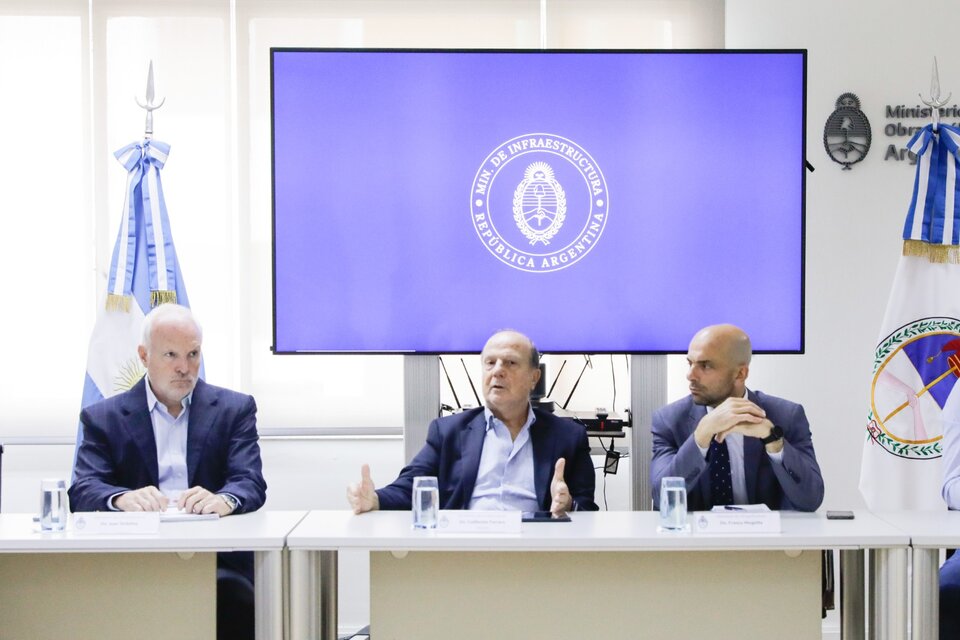 Guillermo Ferraro (Infraestructura) y Franco Mogetta (Transporte) encabezaron la reunión