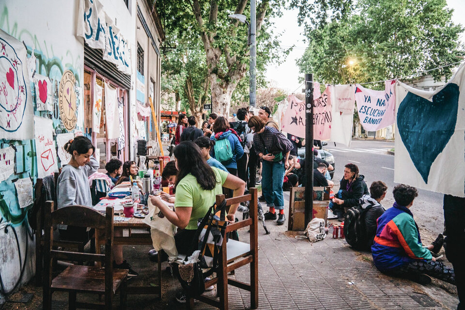 Mantienen sus puertas abiertas a vecinos.