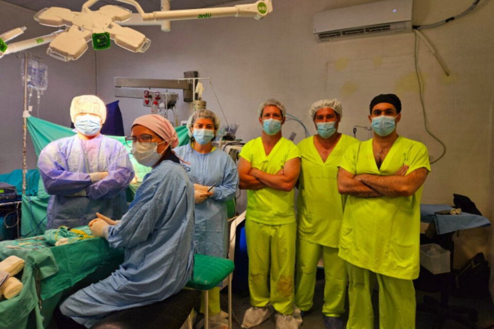 El equipo interdisciplinario siguió las órdenes del neurocirujano Juan Marelli. (Crédito: Gobierno de la provincia de Buenos Aires)