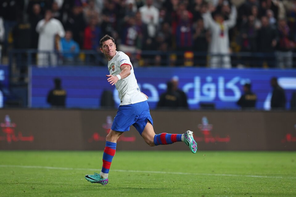 Lewandowski festeja su gol en Arabia (Fuente: x)