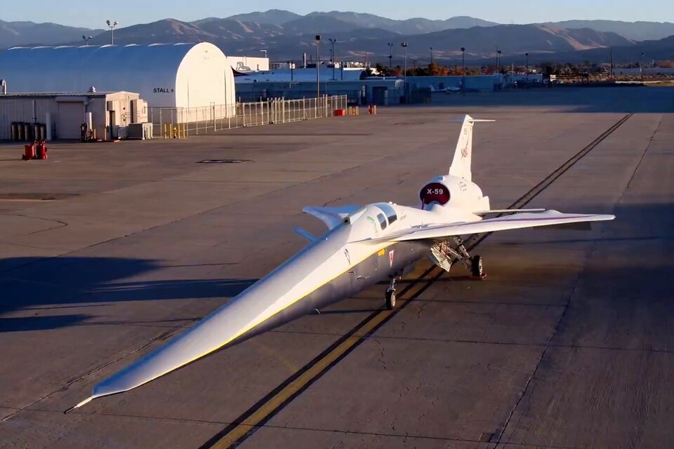 El X-59 mide 29 metros de largo y la superficie de sus alas es de 9 metros . Imagen: NASA.