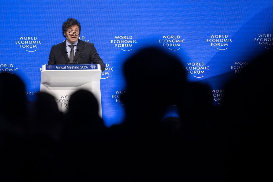 Javier Milei, en Davos, reiteró la mentira de que Argentina fue la primera potencia económica mundial a comienzos del siglo pasado. (Fuente: AFP)