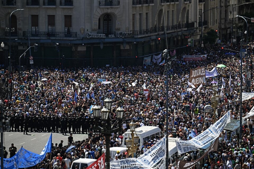 Así reflejaron los medios internacionales la marcha de la CGT contra el gobierno de Javier Milei. (Fuente: AFP)