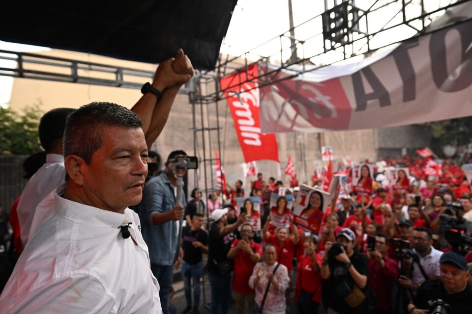 Manuel Flores, candidato a presidente por el FMLN. (Fuente: AFP)