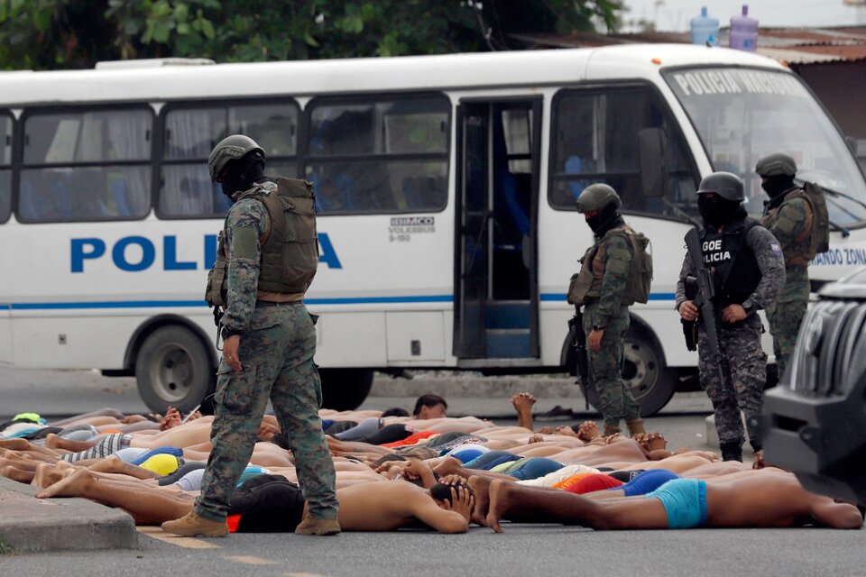La detención de un grupo que intentó tomar una escuela. (Fuente: AFP)