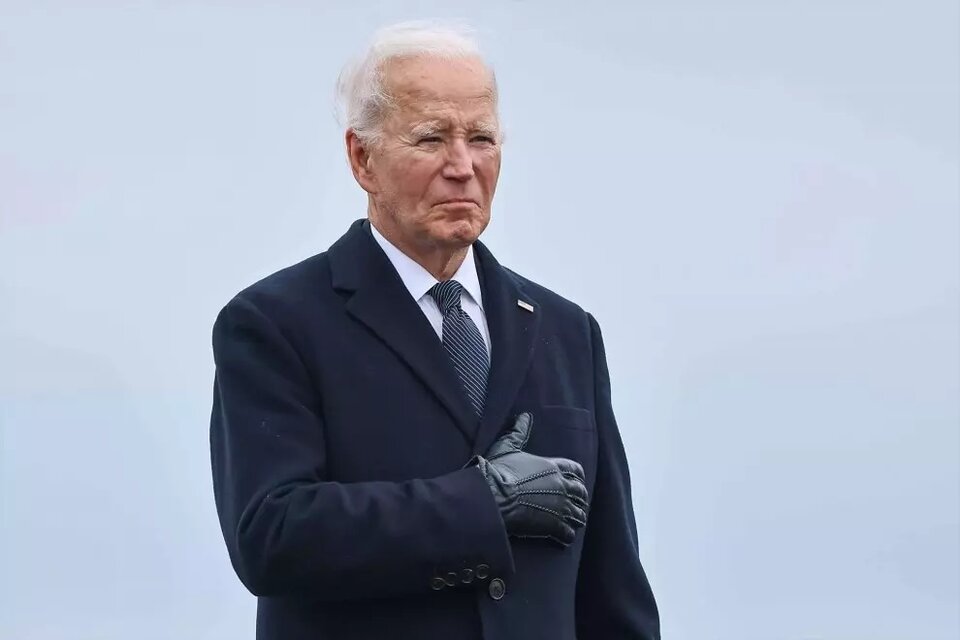 El presidente de Estados Unidos, Joe Biden, asiste al funeral de tres soldados muertos en un ataque con dron en una base militar en Jordania. (Fuente: Europa Press)