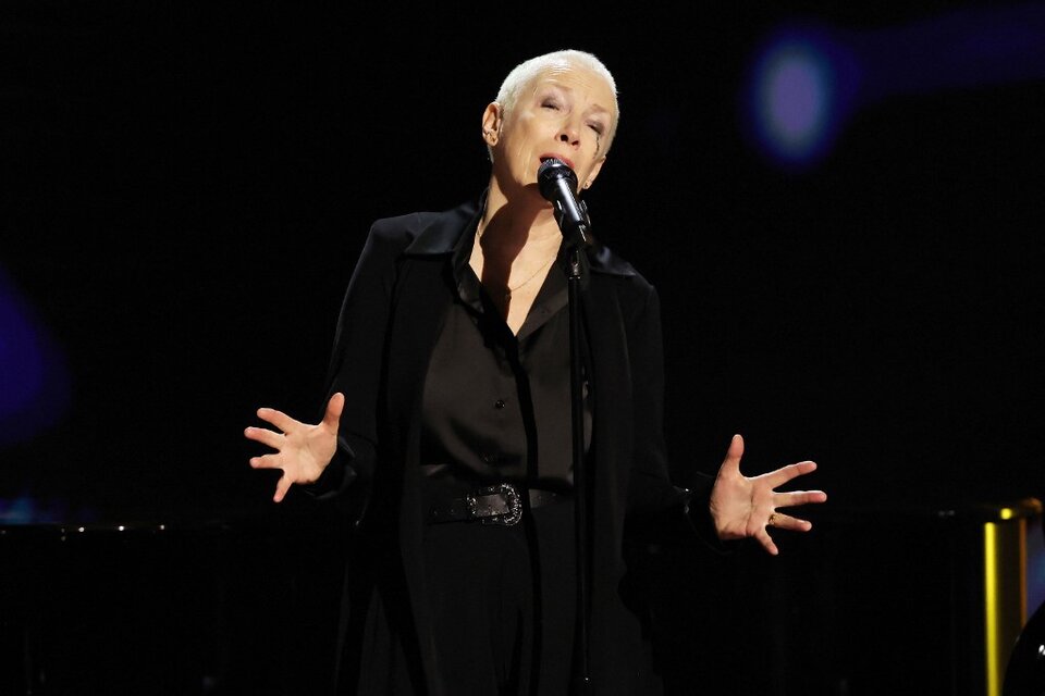 Emotivo homenaje de Annie Lennox a Sinéad O’Connor en los Grammy 2024 (Fuente: AFP)