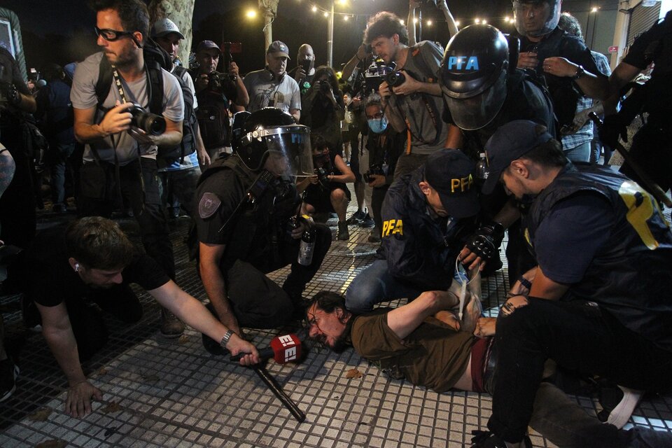 Entre los detenidos hubo 35 periodistas y 5 defensores de Derechos Humanos. (Fuente: Bernardino Avila)