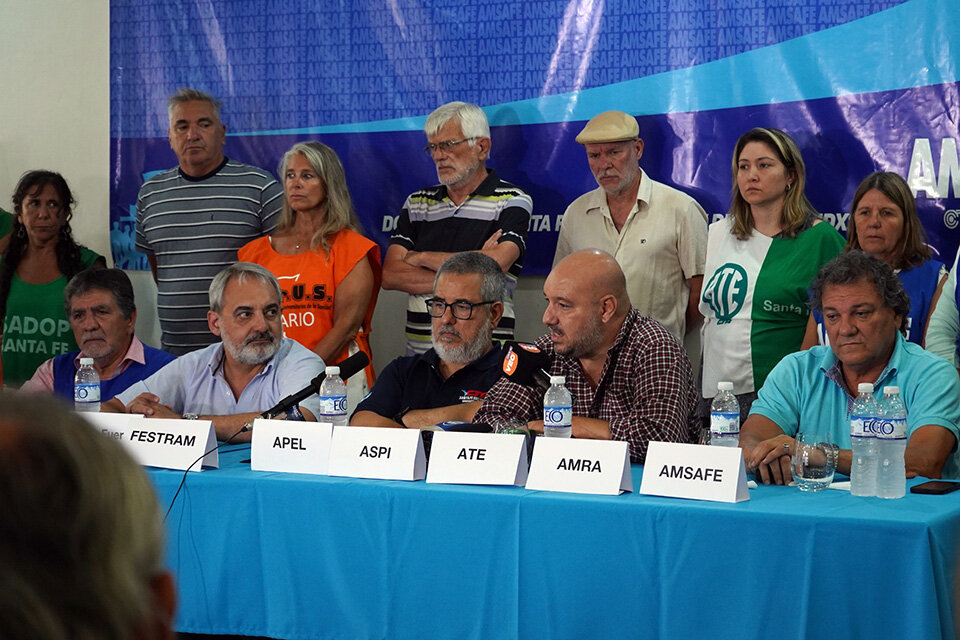 La intersindical en conferencia de prensa en la sede de Amsafe.