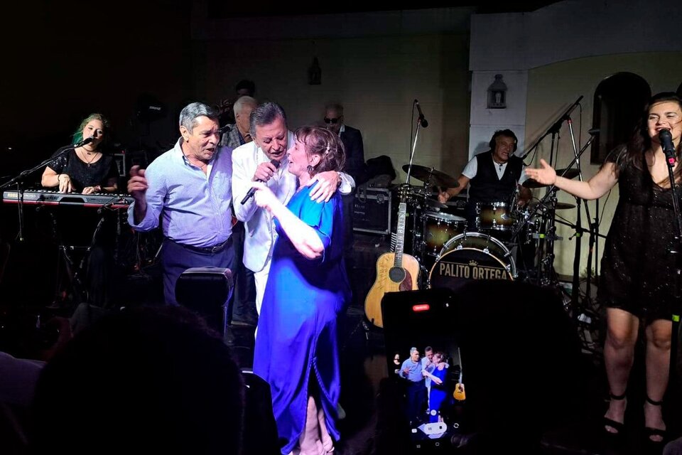 Jorge Olivera y su esposa, Marta Ravasi,  cantaron junto a Palito Ortega.