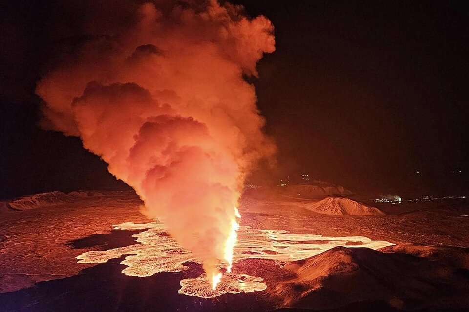 Nueva erupción volcánica en Islandia, la tercera desde diciembre. (Fuente: AFP)