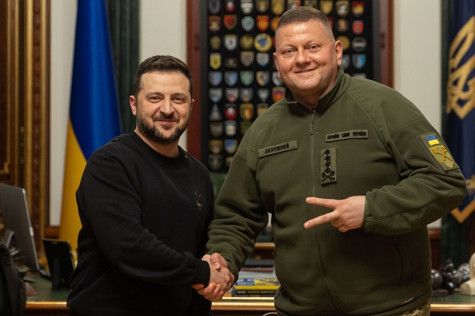 Zelensky y el comandante Valerii Zaluzhny en mejores tiempos. (Fuente: EFE)