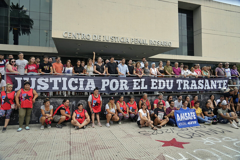 Dirigentes políticos y sociales acompañaron a la familia de Trasante.