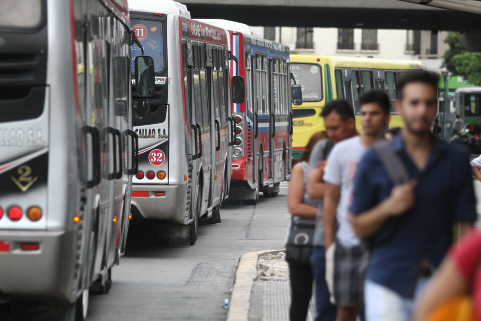 La Justicia revocó la medida cautelar contra los aumentos de colectivos y trenes en el AMBA. (Fuente: Leandro Teysseire)