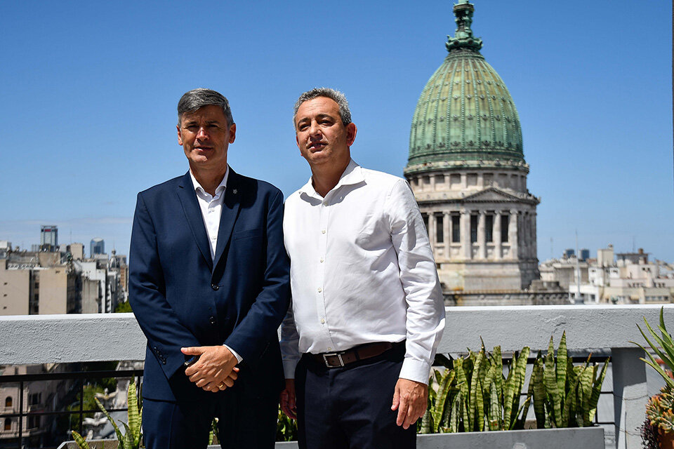 Javkin ofició de vocero del encuentro junto al intendente de Córdoba, Daniel Passerini.