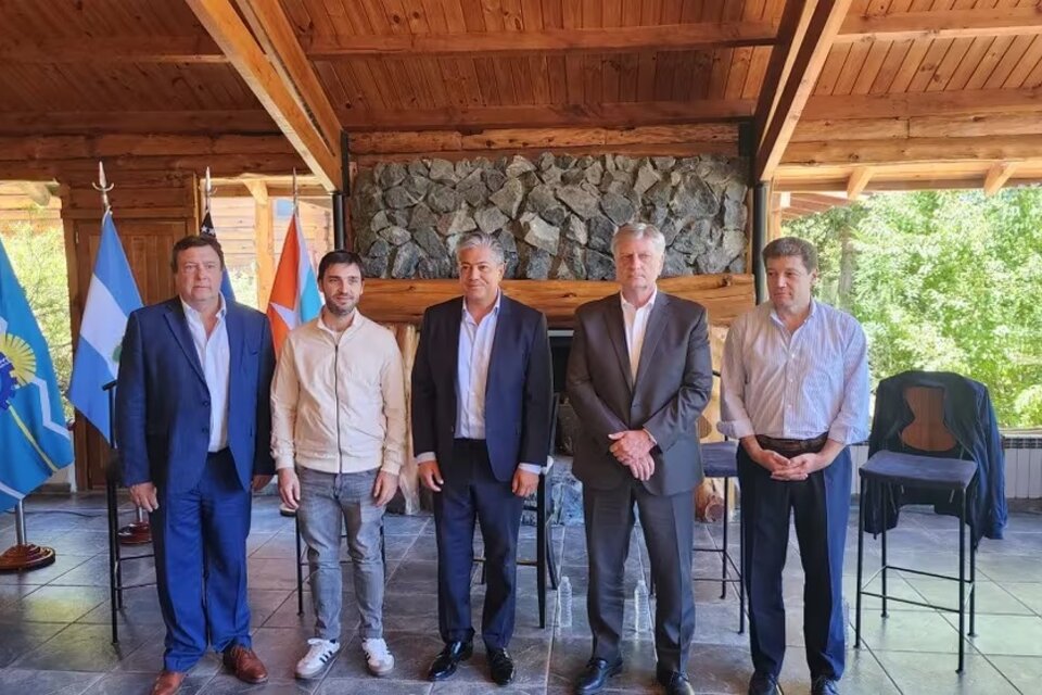 Los gobernadores Alberto Weretilneck (Río Negro), Rolando Figueroa (Neuquén), Gustavo Melella (Tierra del Fuego), Ignacio Torres (Chubut) y Sergio Ziliotto (La Pampa).