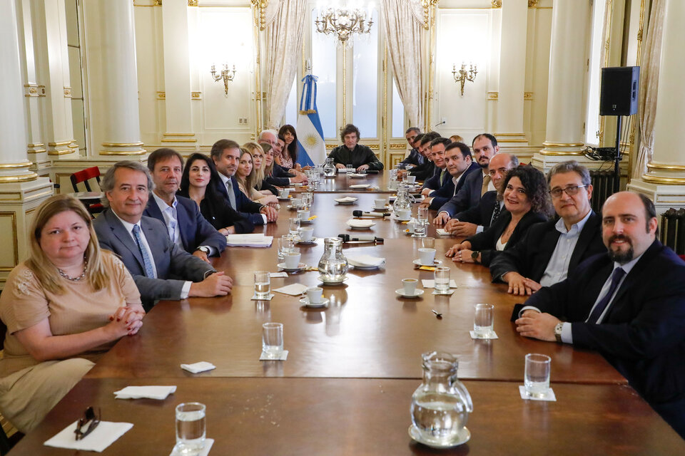 Milei congregó a los diputados del bloque de La Libertad Avanza en Casa Rosada.  (Fuente: Presidencia)