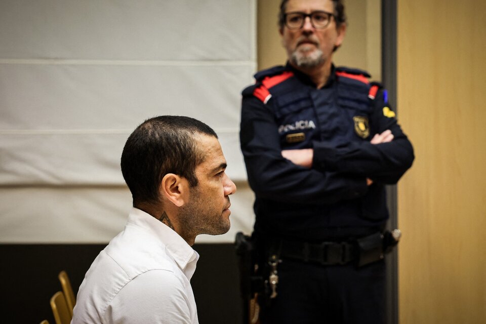 Dani Alves durante el juicio en el que fue condenado a cuatro años y medio de prisión (Fuente: AFP)