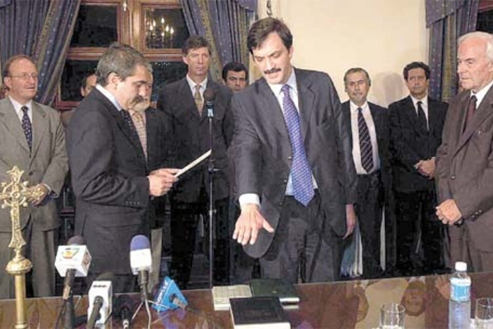 Pablo Lanusse jura como interventor en Santiago del estero, en 2004. 