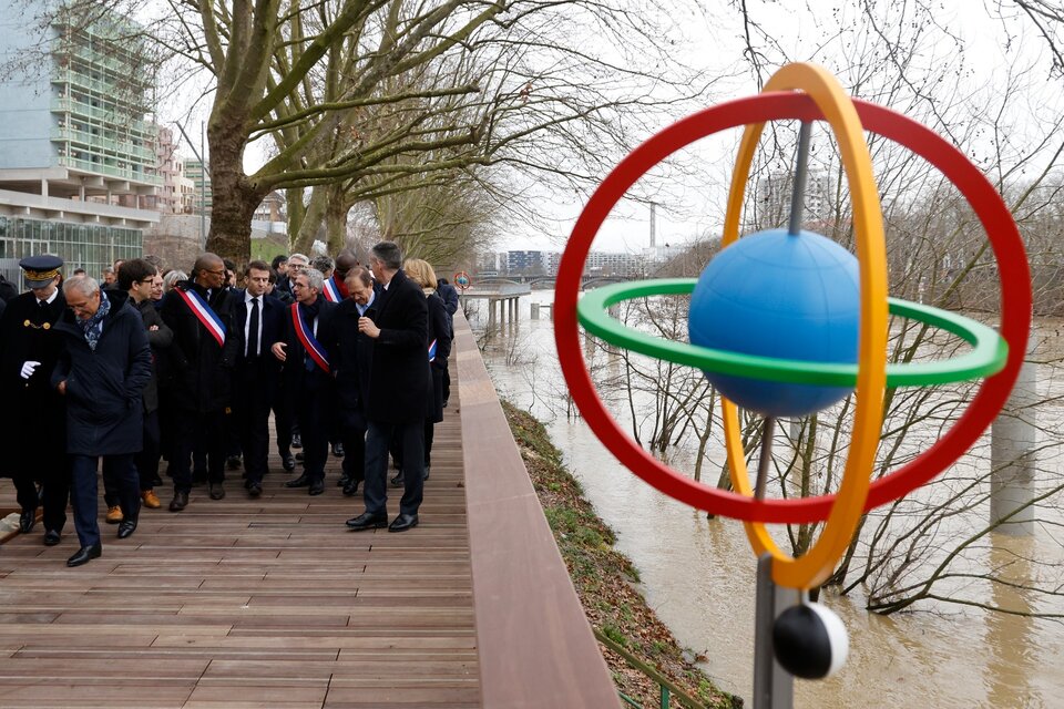 La recorrida de Macron en la Villa Olímpica de París 2024 (Fuente: AFP)