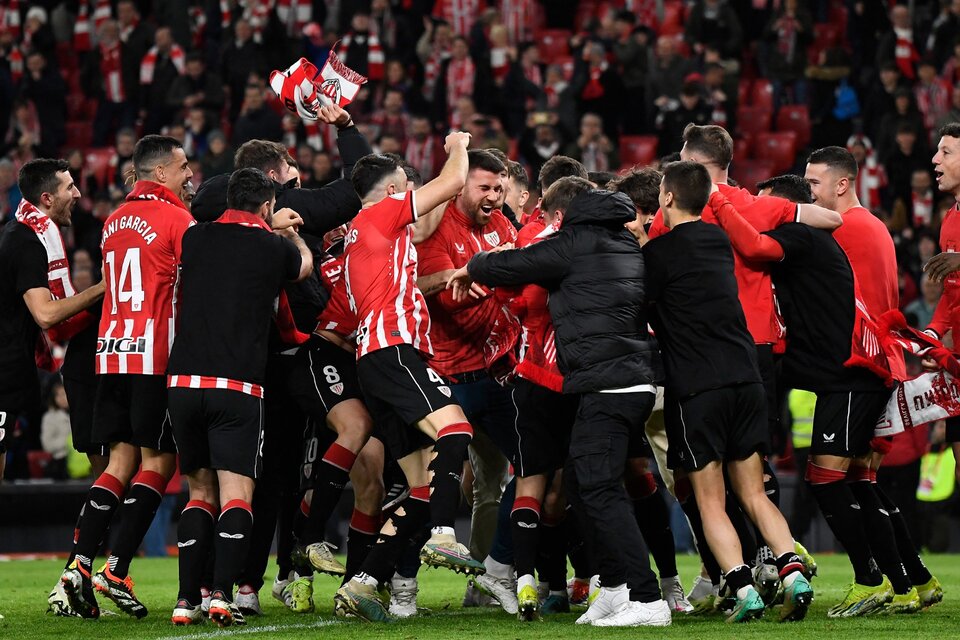 El Bilbao llegó a la final de la Copa del Rey y desató la fiesta en San Mamés (Fuente: AFP)