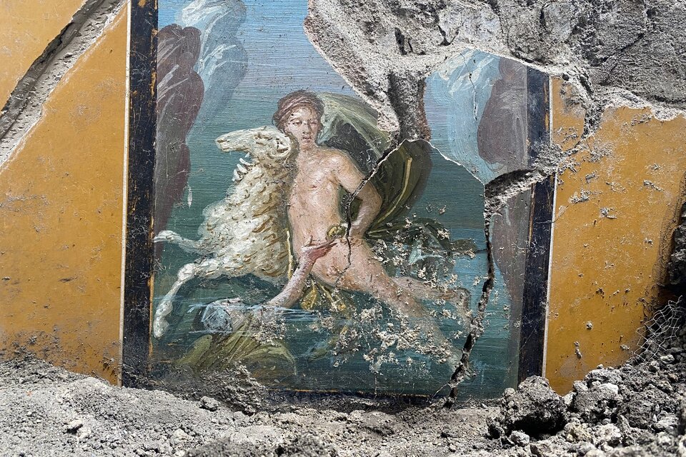 Uno de los frescos encontrados por los arqueólogos.  (Fuente: AFP)