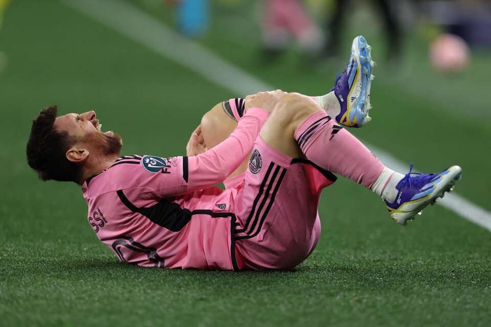Messi recibió un golpe fuerte en el segundo tiempo (Fuente: AFP)