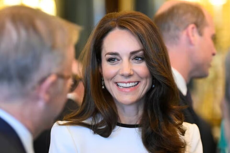 Difunden la primera foto de Kate Middleton a casi dos meses de su operación (Fuente: AFP)
