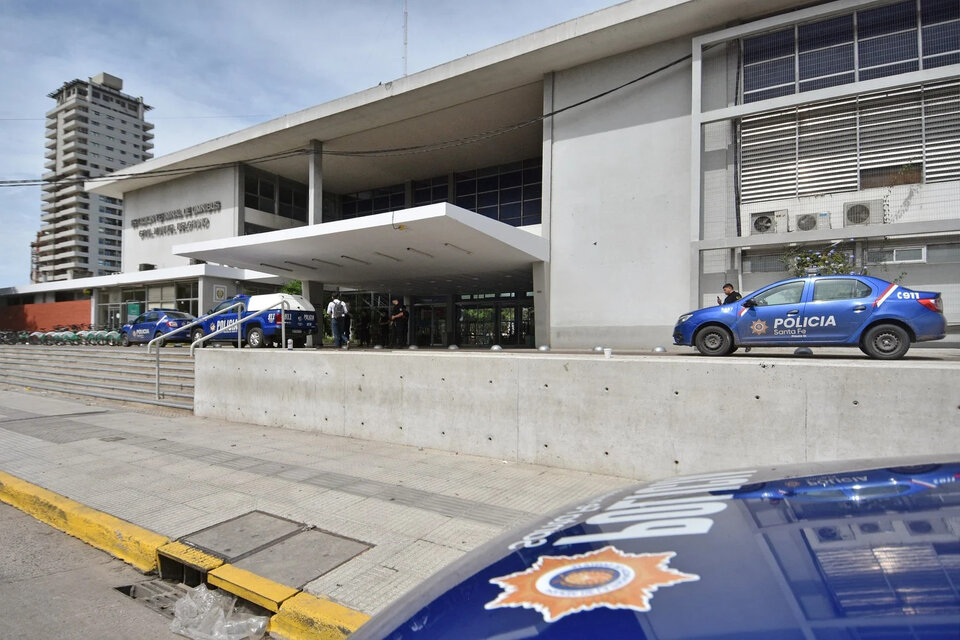 Dos detenidos en la terminal de ómnibus de Rosario por amenazas de bomba