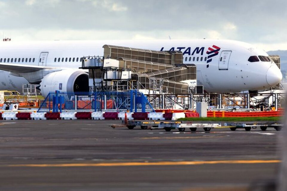 El accidente del vuelo de LATAM que dejó 50 heridos fue por un error de una azafata, según un informe
